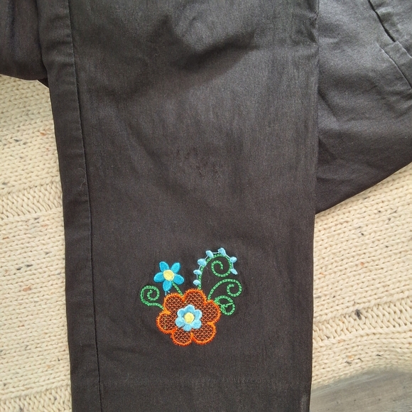 Black Leggins with Floral Embroidery - Picture 8 of 12